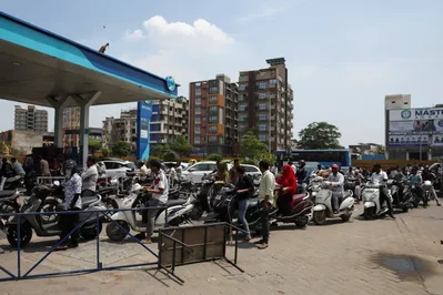 India Urges Auto Industry to Conserve Fuel Amid War