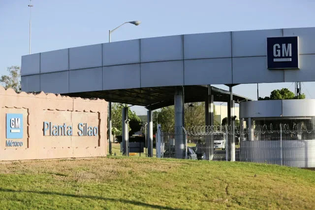 The main entrance of the General Motors manufacturing facility for pickup trucks located in Silao, Mexico. REUTERS/Sergio Maldonado/File Photo