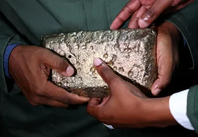 Các mỏ vàng Nam Phi chuyển hướng sản xuất khi giá tăng