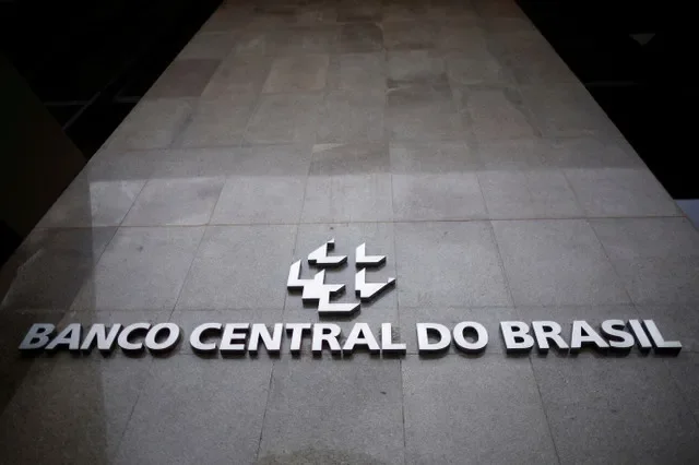FOTO DE ARCHIVO: El logotipo del Banco Central de Brasil se observa en su sede en Brasilia, Brasil, el 18 de diciembre de 2024. REUTERS/Adriano Machado/Archivo