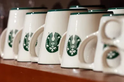 Starbucks reelege conselho e ignora pressão sindical