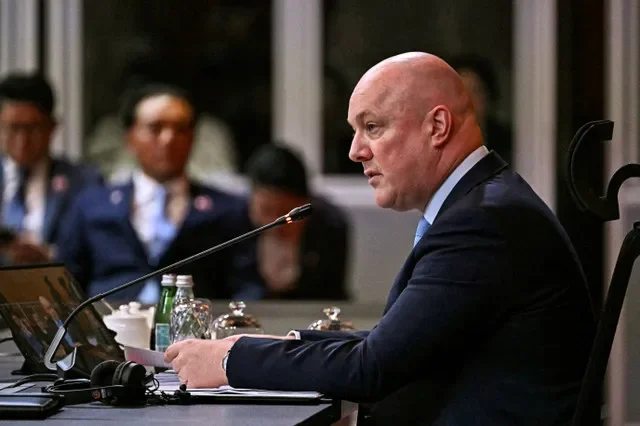 FOTO DE ARCHIVO: El primer ministro de Nueva Zelanda, Christopher Luxon, habla mientras asiste a la Cumbre Conmemorativa ASEAN – Nueva Zelanda durante la 47ª Cumbre de la Asociación de Naciones del Sudeste Asiático (ASEAN) en Kuala Lumpur, Malasia, el 28 de octubre de 2025. LILLIAN SUWANRUMPHA/Pool vía REUTERS/Foto de archivo