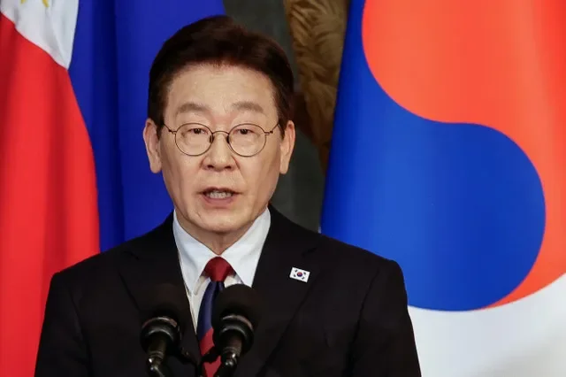 ẢNH TƯ LIỆU: Tổng thống Hàn Quốc Lee Jae Myung đưa ra tuyên bố sau cuộc họp song phương với Tổng thống Philippines Ferdinand Marcos Jr., tại dinh tổng thống ở Manila, Philippines, ngày 3 tháng 3 năm 2026. Rolex Dela Pena/Pool qua REUTERS/Ảnh tư liệu