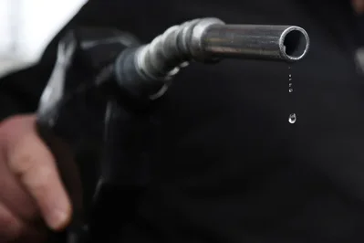 Preço da gasolina nos EUA atinge 4 dólares por galão