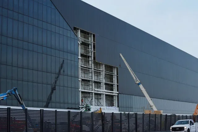 SpaceX位于德克萨斯州星际基地(Starbase)火箭工厂附近的施工现场,该公司正准备提交首次公开募股(IPO)申请,拍摄于2026年3月31日。路透社/Gabriel V. Cardenas