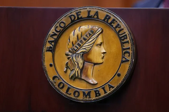 The logo of the Central Bank of Colombia displayed at its headquarters in Bogota. REUTERS/Luisa Gonzalez/File Photo