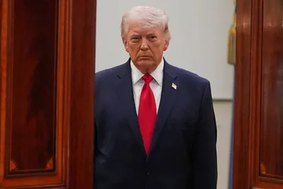 Giá dầu tăng mạnh sau tuyên bố tấn công Iran của Trump