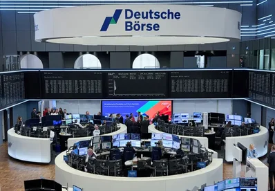 European stocks trim losses on Strait of Hormuz news