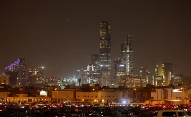 مركز الملك عبد الله المالي (كافد) خلال الساعات الأولى من الليل في الرياض، المملكة العربية السعودية، 29 أغسطس 2025. تصوير: حمد محمد/ رويترز