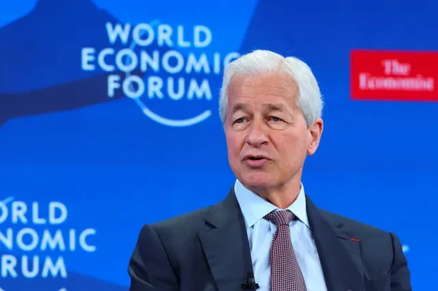 เจมี ไดมอน ประธานเจ้าหน้าที่บริหารของ เจพีมอร์แกน เชส เข้าร่วมการประชุมสภาเศรษฐกิจโลก (WEF) ครั้งที่ 56 ณ เมืองดาวอส ประเทศสวิตเซอร์แลนด์ เมื่อวันที่ 21 มกราคม 2026 ภาพโดย REUTERS/Denis Balibouse