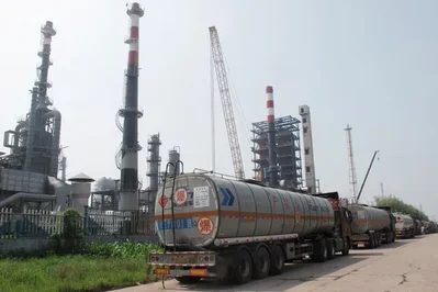 Refinerías chinas buscan crudo iraní tras caída de precios