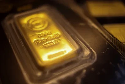 Gold hits three-week high as Trump pauses Iran strikes