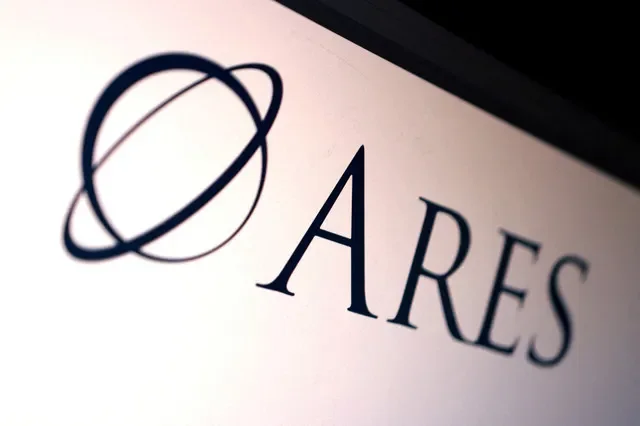 FOTO DE ARQUIVO: O logotipo da Ares é visto nesta ilustração tirada em 26 de março de 2026. REUTERS/Dado Ruvic/Ilustração/Foto de Arquivo
