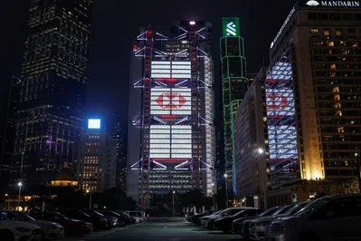 Hong Kong Grants First Stablecoin Licenses to HSBC and StanChart