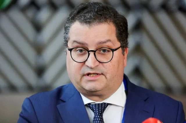FOTO DE ARQUIVO: O Ministro de Estado e das Finanças de Portugal, Joaquim Miranda Sarmento, participa na reunião dos ministros das Finanças da Zona Euro em Bruxelas, Bélgica, 12 de novembro de 2025. REUTERS/Yves Herman/Foto de Arquivo
