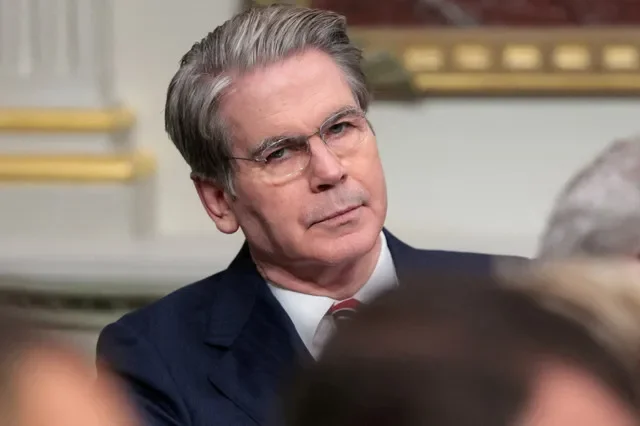 ẢNH HỒ SƠ: Bộ trưởng Tài chính Hoa Kỳ Scott Bessent tại Washington, D.C., Hoa Kỳ, ngày 27 tháng 3 năm 2026. REUTERS/Jonathan Ernst/Ảnh hồ sơ