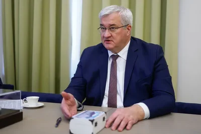 ウクライナのシビハ外相がイスラエルのサール外相と電話会談を行いロシア船による盗難穀物の搬入問題を協議した