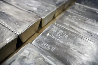 Silver Deficit to Widen in 2026 Amid Liquidity Risks