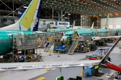 Boeing contrata a cien trabajadores de fábrica por semana