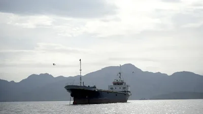Irán ofrece paso seguro a buques por el estrecho de Ormuz