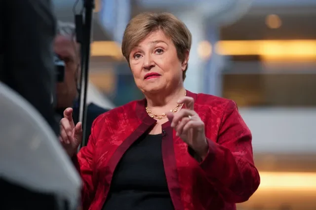 Kristalina Georgieva ผู้อำนวยการจัดการกองทุนการเงินระหว่างประเทศ (IMF) เข้าร่วมการสัมภาษณ์ระหว่างการประชุมฤดูใบไม้ผลิของ IMF และธนาคารโลก ณ กรุงวอชิงตัน ดี.ซี. สหรัฐอเมริกา เมื่อวันที่ 15 เมษายน 2026 ภาพโดย REUTERS/Ken Cedeno