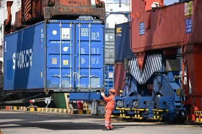 نمو اقتصاد الصين يتجاوز التوقعات بنسبة 5% في الربع الأول