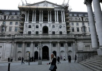英国央行目前正通过情景分析与压力模拟测试人工智能对金融系统构成的潜在风险并驳斥有关监管行动滞后的批评