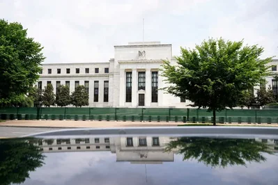 Deutsche Bank Forecasts No Fed Interest Rate Cuts in 2026