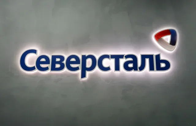O logotipo da siderúrgica Severstal é visto na fábrica da empresa em Cherepovets, Rússia, em 22 de outubro de 2018. Foto tirada em 22 de outubro de 2018. REUTERS/Polina Ivanova