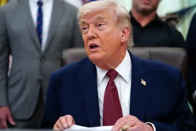 トランプ大統領がアラブ首長国連邦との通貨スワップ締結を検討していると表明し同国を強力な同盟国として支援する意向を示す