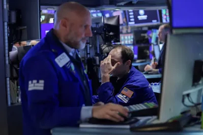 US Stocks Ease and Oil Climbs Amid Middle East Tension