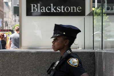 Blackstone CEO Discusses Fund Resilience and Defaults