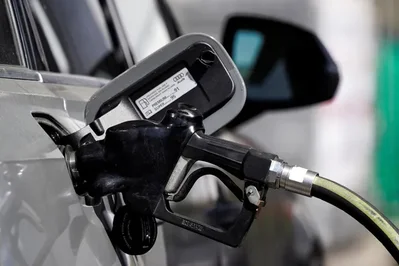 Trump prevê preços altos da gasolina por curto prazo