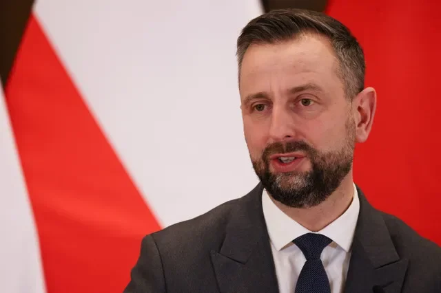 O vice-primeiro-ministro e ministro da Defesa da Polônia, Wladyslaw Kosiniak-Kamysz, durante coletiva de imprensa em Cracóvia, em fevereiro de 2026. REUTERS/Kuba Stezycki/File Photo