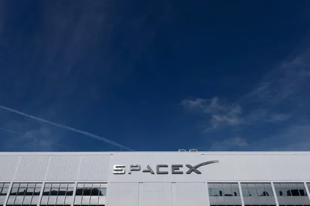 SpaceX 位于美国加利福尼亚州霍桑市的总部大楼,该公司正准备提交首次公开募股(IPO)申请。2026年4月23日。路透社/Mike Blake/摄