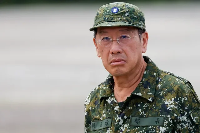 2025年7月14日、台湾の高雄で行われた恒例の軍事演習「漢光」の際、取材に応じる台湾の顧立雄国防部長。REUTERS/Ann Wang
