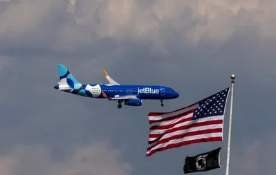 JetBlue تخفض السعة وترفع الأسعار لمواجهة قفزة تكاليف الوقود