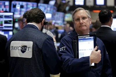 US Futures Decline as Middle East Tensions Weigh on Tech
