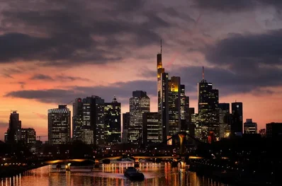 Euro Zone Business Lending Growth Rises to 3.2 Percent