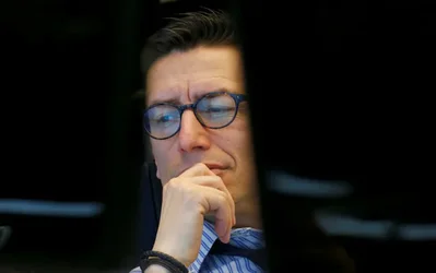 إغلاق مضيق هرمز يرفع مخاطر الركود التضخمي العالمي