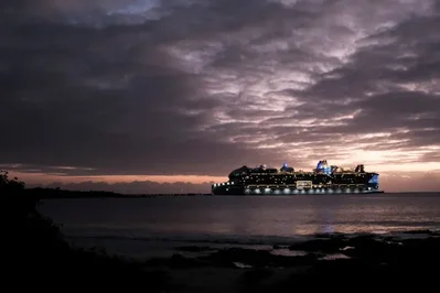 Royal Caribbean หั่นเป้ากำไรปีนี้หลังต้นทุนเชื้อเพลิงพุ่ง