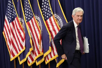 Powell يتوقع نمو الاقتصاد الأمريكي بأكثر من 2 بالمئة