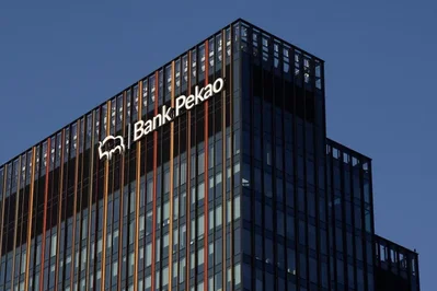 Bank Pekao Q1 profit falls 27 percent to 1.23 billion zlotys