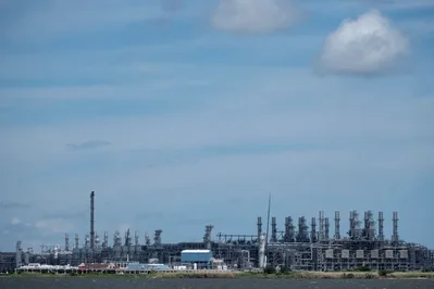 U.S. LNG exports to Asia rise amid Middle East tensions