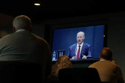 Greg Abel นำการประชุม Berkshire ครั้งแรกในฐานะ CEO