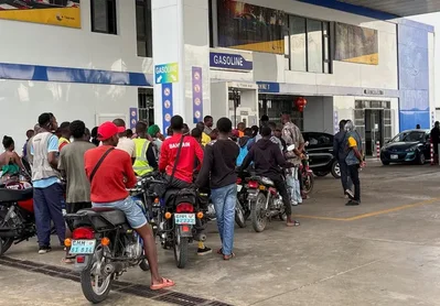 Mozambique Faces Rising Default Risks and Debt Crisis