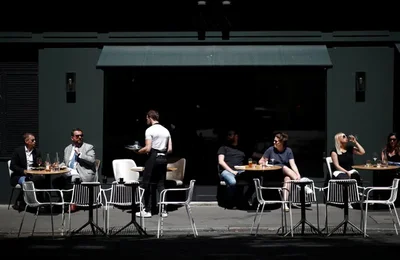 Euro Zone Services Activity Slumps to 62-Month Low