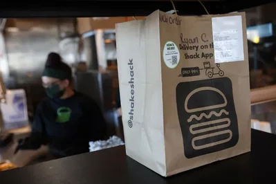 سهم Shake Shack يتراجع 18 بالمئة إثر خسائر فصلية