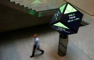 FTSE 100 logs third weekly loss on geopolitical fears
