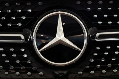 Mercedes-Benz تستدعي 144 ألف سيارة بسبب عطل تقني